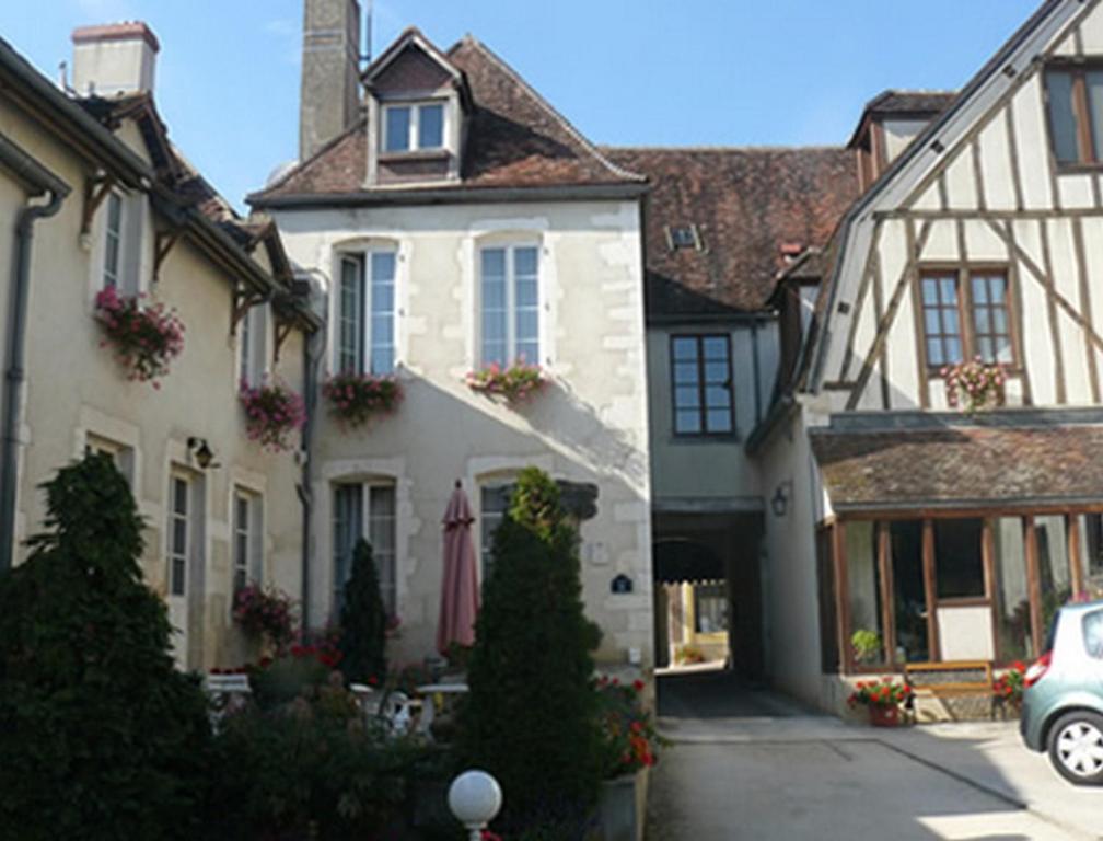 Logis Hotel - Le Relais Saint Vincent Ligny-le-Châtel المظهر الخارجي الصورة