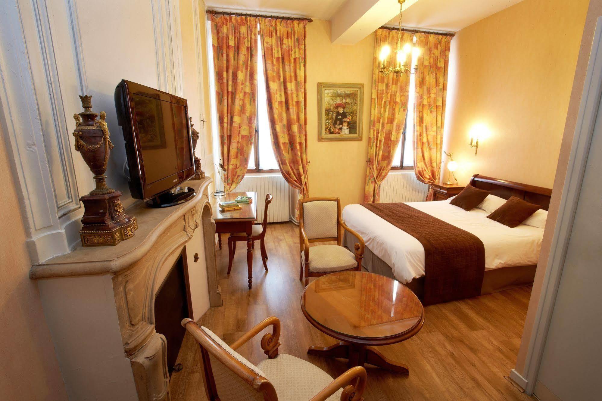 Logis Hotel - Le Relais Saint Vincent Ligny-le-Châtel المظهر الخارجي الصورة