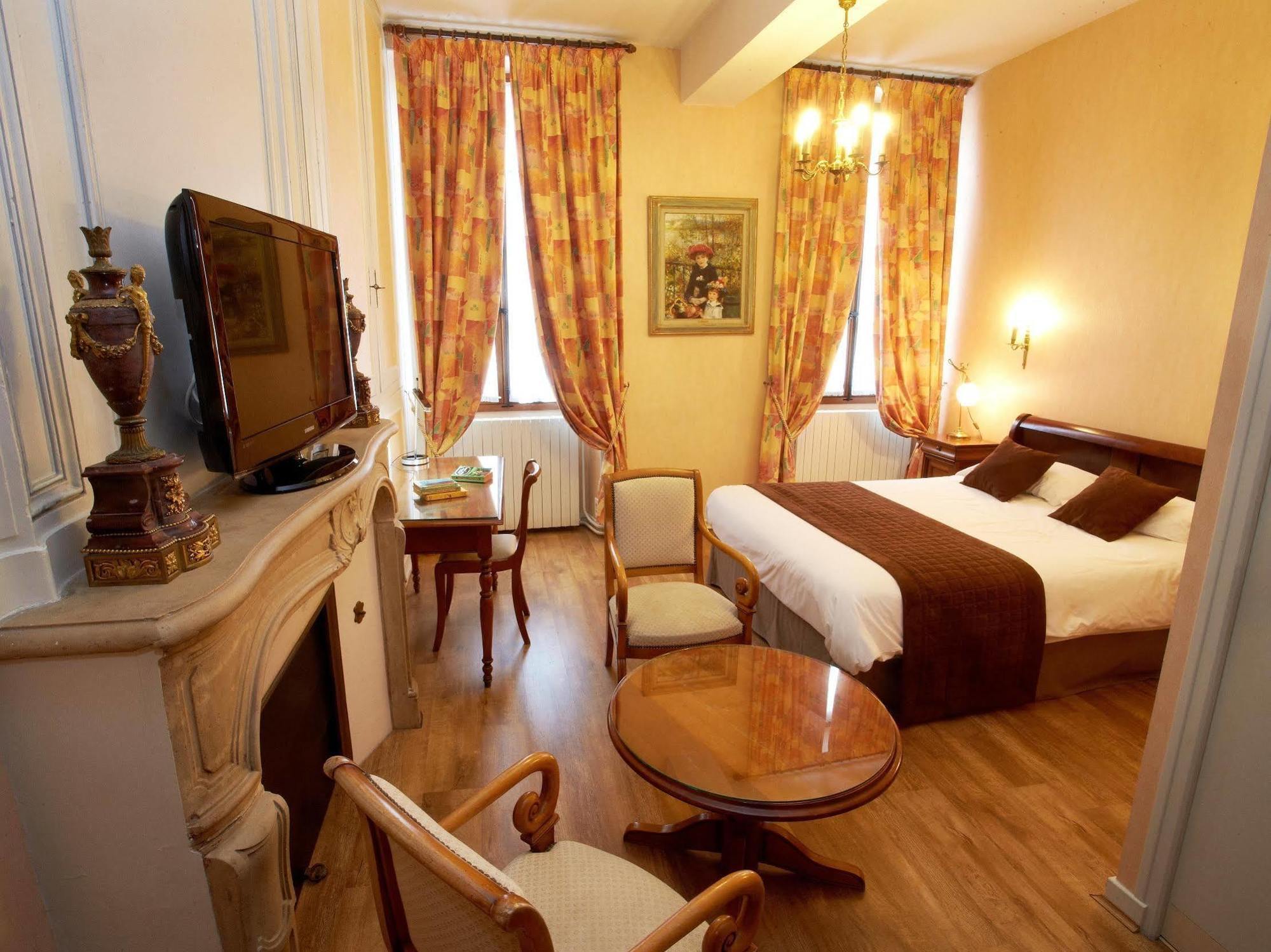 Logis Hotel - Le Relais Saint Vincent Ligny-le-Châtel المظهر الخارجي الصورة